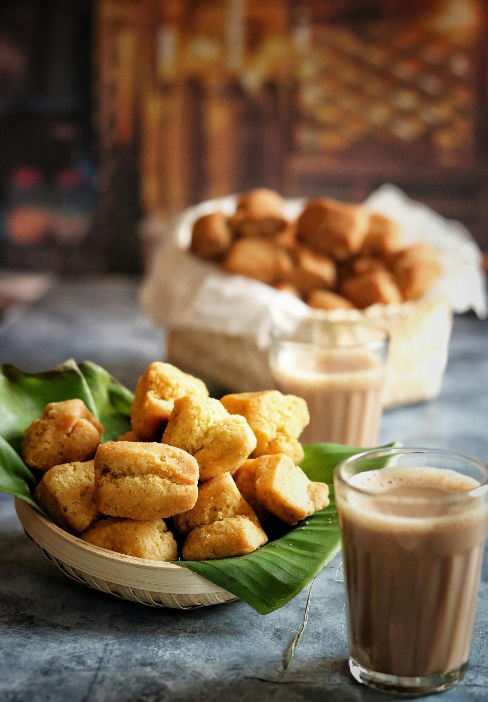 pexels photo 5534123 5534123 Close-up of crispy fried snacks served with hot chocolate in a cozy setting.